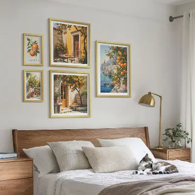 Zestaw obrazów w ramie do galerii ściennej z klimatycznymi widokami owocowymi