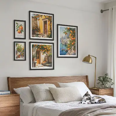 Zestaw obrazów w ramie do galerii ściennej z klimatycznymi widokami owocowymi