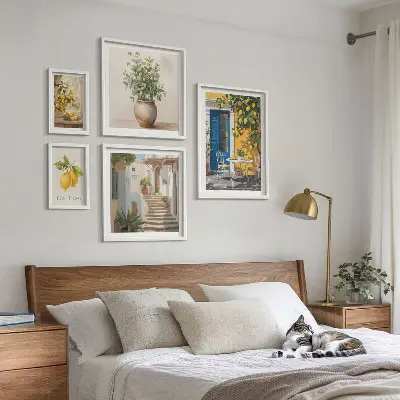 Zestaw obrazów w ramie do galerii ściennej z cytrusowymi inspiracjami stylu
