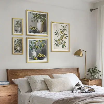 Galeria obrazów na ścianę z oliwnymi akcentami do wnętrz rustykalnych
