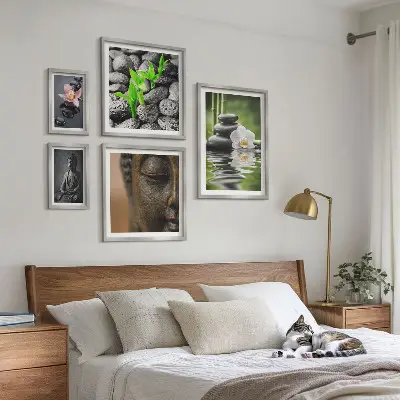 Zestaw obrazów w ramie do galerii ściennej z relaksującą atmosferą zen