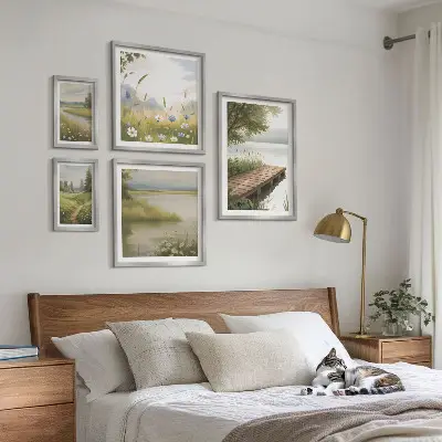 Galeria obrazów na ścianę spokojne pejzaże z pomostem i łąką