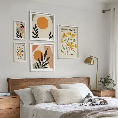 Galeria obrazów na ścianę z abstrakcyjnymi kwiatami w stylu boho