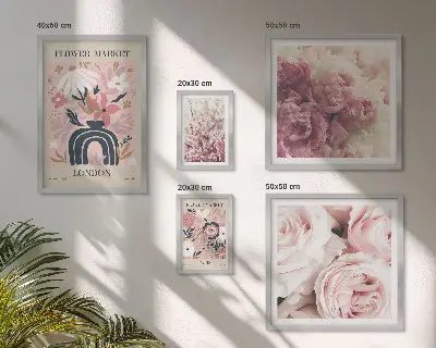 Zestaw obrazów w ramie do galerii ściennej z kwiatowymi motywami w stylu boho