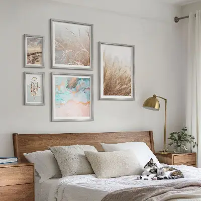 Zestaw obrazów w ramie do galerii ściennej z naturalnymi pejzażami w stylu boho etno
