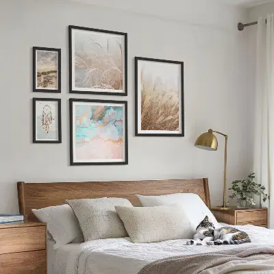 Zestaw obrazów w ramie do galerii ściennej z naturalnymi pejzażami w stylu boho etno