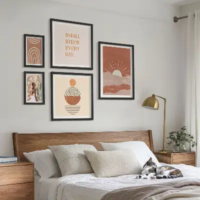 Zestaw obrazów w ramie do galerii ściennej w stylu boho z naturą i pozytywnymi hasłami