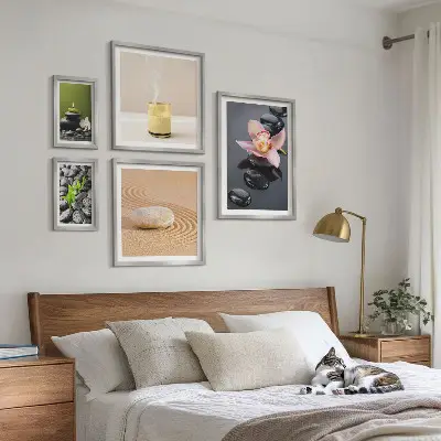 Zestaw obrazów w ramie do galerii ściennej z motywem relaksacji zen z kamieniami i orchideami