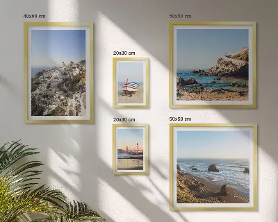 Galeria obrazów na ścianę z widokami urokliwych plaż i miasteczek