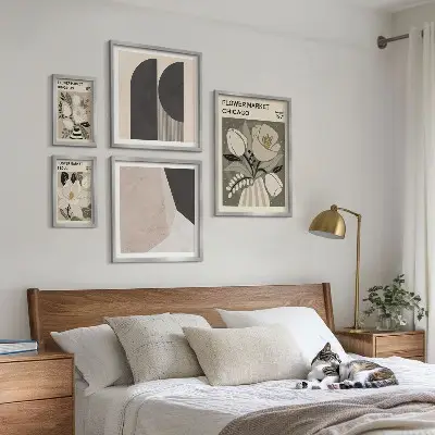 Zestaw obrazów w ramie do galerii ściennej Stylowe kwiatowe kompozycje