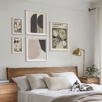 Zestaw obrazów w ramie do galerii ściennej Stylowe kwiatowe kompozycje