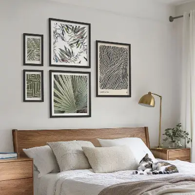 Galeria obrazów na ścianę z minimalistycznymi roślinnymi wzorami