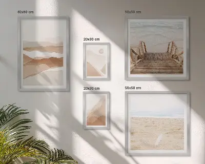 Zestaw obrazów w ramie do galerii ściennej z motywem minimalistycznych plaż i gór