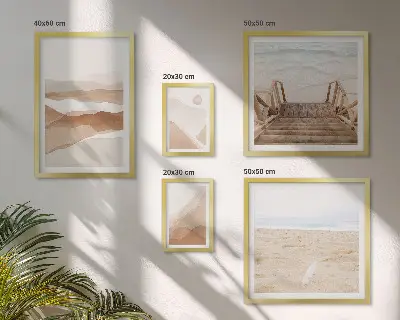 Zestaw obrazów w ramie do galerii ściennej z motywem minimalistycznych plaż i gór