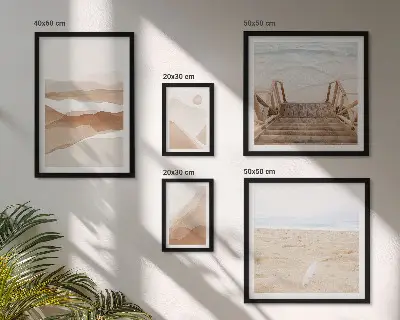 Zestaw obrazów w ramie do galerii ściennej z motywem minimalistycznych plaż i gór