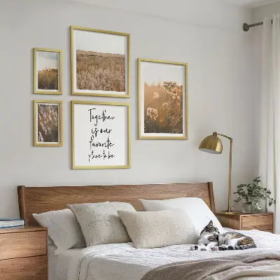 Galeria obrazów na ścianę z motywem naturalnych pejzaży, kwiatów i sentencji