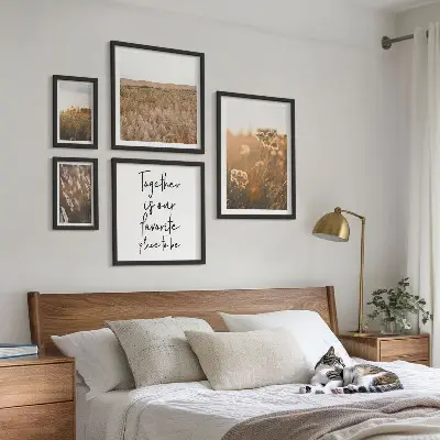 Galeria obrazów na ścianę z motywem naturalnych pejzaży, kwiatów i sentencji