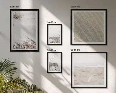 Zestaw obrazów w ramie do galerii ściennej z minimalistycznymi motywami plaży