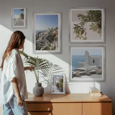 Zestaw obrazów dekoracyjnych z malowniczymi widokami Santorini