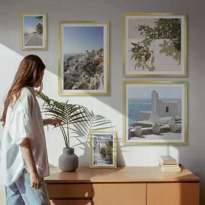 Zestaw obrazów dekoracyjnych z malowniczymi widokami Santorini