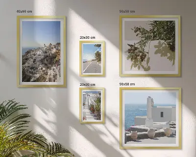 Zestaw obrazów dekoracyjnych z malowniczymi widokami Santorini
