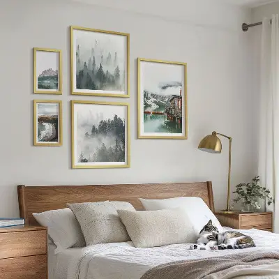 Zestaw obrazów w ramie do galerii ściennej górskie krajobrazy z domkami i wodą