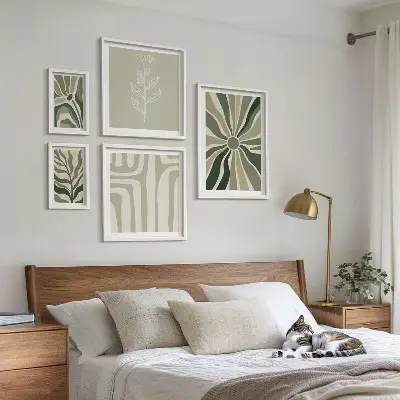 Zestaw obrazów w ramie do galerii ściennej z abstrakcyjnymi roślinnymi wzorami