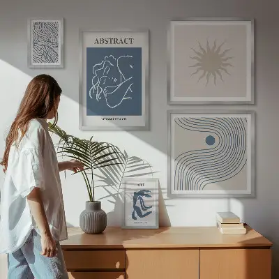 Zestaw obrazów w ramie do galerii ściennej ze stylowymi abstrakcjami geometrycznymi