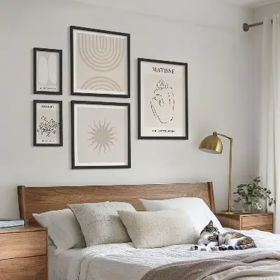 Dekoracja ścienna zestaw obrazów z minimalistycznymi liniami sztuki