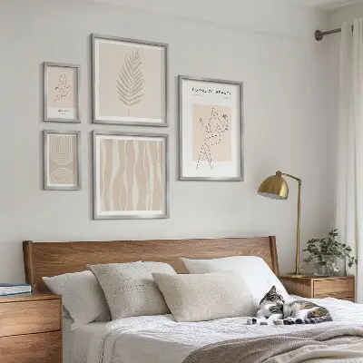 Zestaw 5 obrazów w ramie o tematyce minimalistycznej