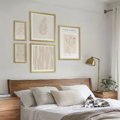 Zestaw 5 obrazów w ramie o tematyce minimalistycznej