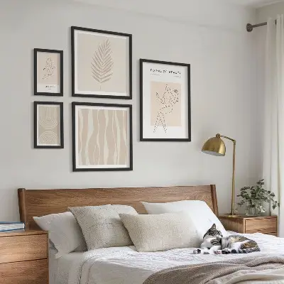 Zestaw 5 obrazów w ramie o tematyce minimalistycznej
