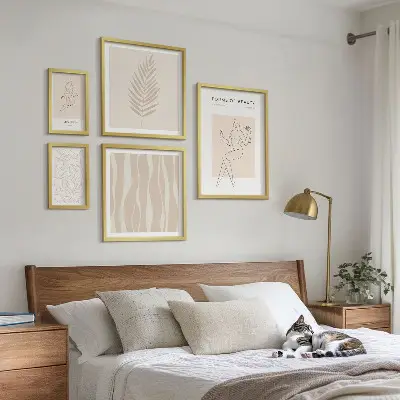 Zestaw obrazów dekoracja ścienna stylowe grafiki przedstawiające kobiety i rośliny