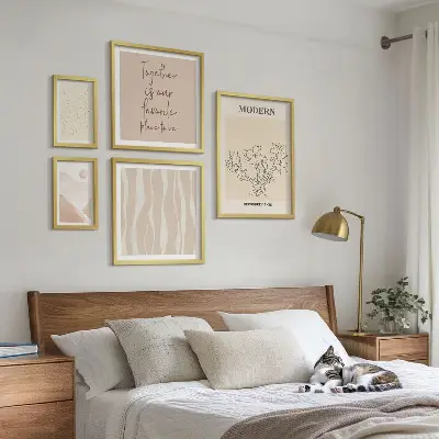 Zestaw obrazów w ramie do galerii ściennej w stylu nowoczesnym minimalistycznym