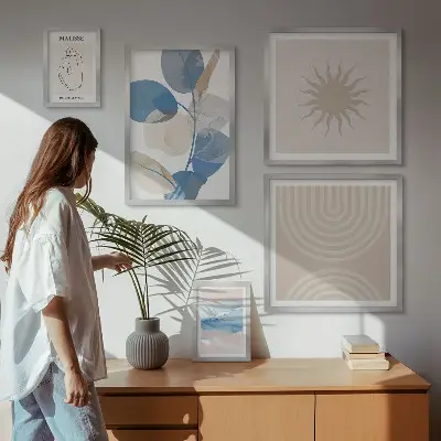 Zestaw obrazów w ramie do galerii ściennej ze stylowymi abstrakcyjnymi roślinami