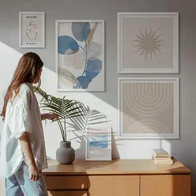 Zestaw obrazów w ramie do galerii ściennej ze stylowymi abstrakcyjnymi roślinami