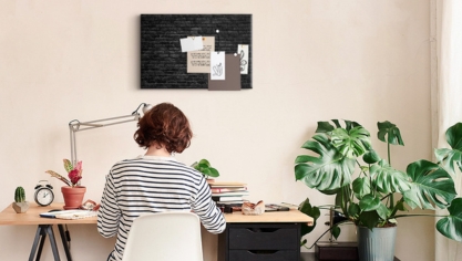 Co na ścianę przy biurku? Poradnik